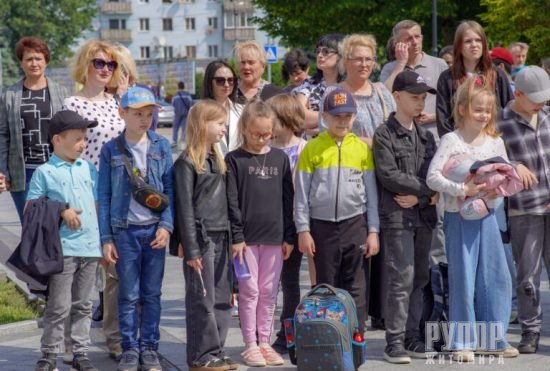 «Тиша, що говорить»: У Житомирі вшанували пам’ять дітей, загиблих у війні «Тиша, що говорить»: У Житомирі вшанували пам’ять дітей, загиблих у війні