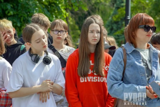 «Тиша, що говорить»: У Житомирі вшанували пам’ять дітей, загиблих у війні «Тиша, що говорить»: У Житомирі вшанували пам’ять дітей, загиблих у війні