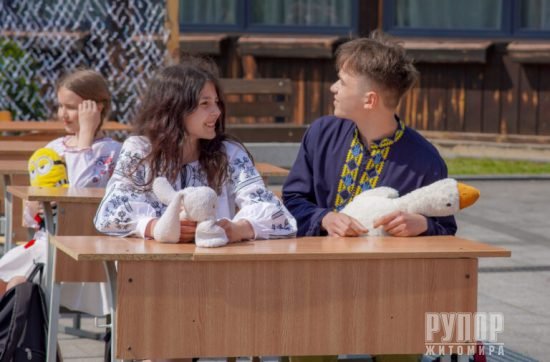 «Тиша, що говорить»: У Житомирі вшанували пам’ять дітей, загиблих у війні «Тиша, що говорить»: У Житомирі вшанували пам’ять дітей, загиблих у війні
