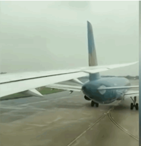 У Вʼєтнамі Boeing зрізав хвіст Airbus: чотирьох пілотів відсторонили після інциденту У Вʼєтнамі Boeing зрізав хвіст Airbus: чотирьох пілотів відсторонили після інциденту