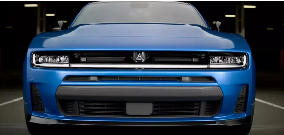 Dodge готовий почати продаж довгоочікуваної недорогої моделі: у неї дивне ім'я Dodge готовий почати продаж довгоочікуваної недорогої моделі: у неї дивне ім'я