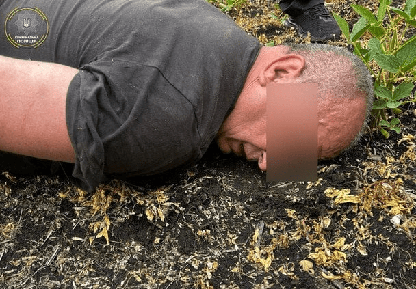 Поліція розшукує небезпечного вбивцю: фото та особливі прикмети 3 Поліція розшукує небезпечного вбивцю: фото та особливі прикмети