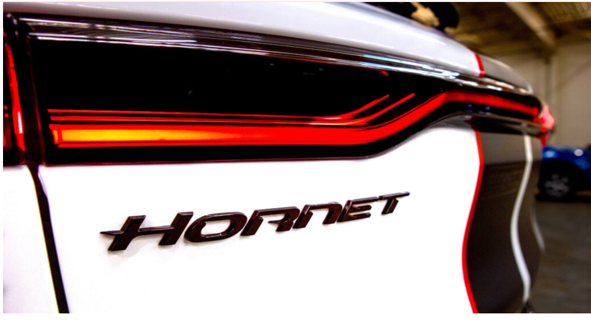 Трамп припинив виробництво Dodge Hornet, але зберіг двигун Hemi V8 Трамп припинив виробництво Dodge Hornet, але зберіг двигун Hemi V8