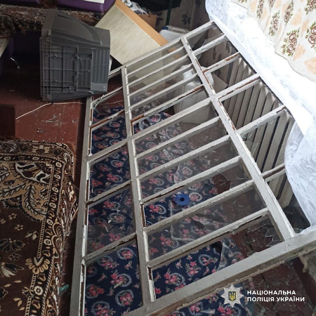 У поліції показали наслідки ворожих обстрілів чотирьох районів Дніпропетровщини (ФОТО) У поліції показали наслідки ворожих обстрілів чотирьох районів Дніпропетровщини (ФОТО)
