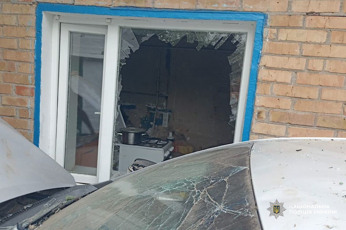 У поліції показали наслідки ворожих обстрілів чотирьох районів Дніпропетровщини (ФОТО) У поліції показали наслідки ворожих обстрілів чотирьох районів Дніпропетровщини (ФОТО)