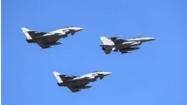 Британські винищувачі Typhoon почали патрулювання в небі Польщі в межах місії "Східний вартовий" Джерело: https://censor.net/ua/n3575271 Британські винищувачі Typhoon почали патрулювання в небі Польщі в межах місії "Східний вартовий" Джерело: https://censor.net/ua/n3575271