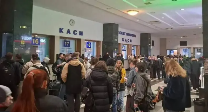 Укрзалізниця втратила онлайн сервіси - квитки тільки в касах Укрзалізниця втратила онлайн сервіси - квитки тільки в касах