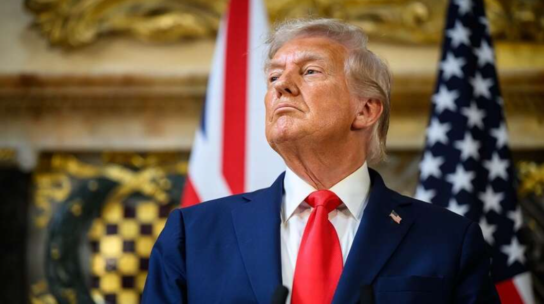 Був в ударі: у Єгипті Трамп влаштував дивний "прийом" Макрону та Ердогану (ВІДЕО) Був в ударі: у Єгипті Трамп влаштував дивний "прийом" Макрону та Ердогану (ВІДЕО)