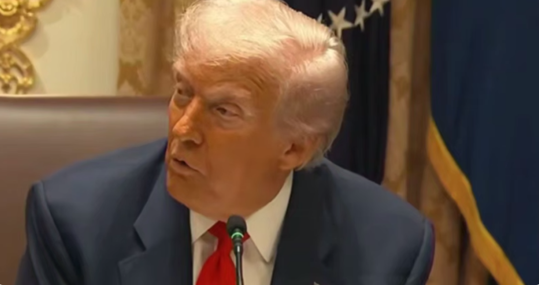 Трамп оцінив мужність України, яка четвертий рік «майже внічию» протистоїть російській агресії Трамп оцінив мужність України, яка четвертий рік «майже внічию» протистоїть російській агресії