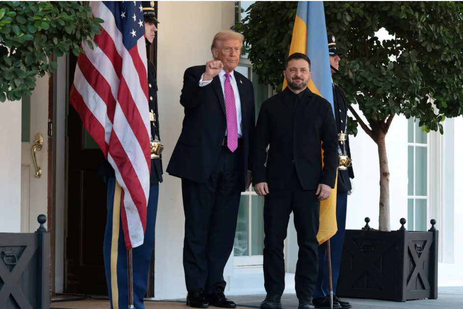 Зеленський для зустрічі з Трампом обрав стилізований костюм від українського дизайнера: хто одягає главу держави Зеленський для зустрічі з Трампом обрав стилізований костюм від українського дизайнера: хто одягає главу держави
