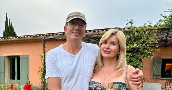 Відома українська ведуча зізналась, з якими труднощами зіткнулась під час пологів у 47 років