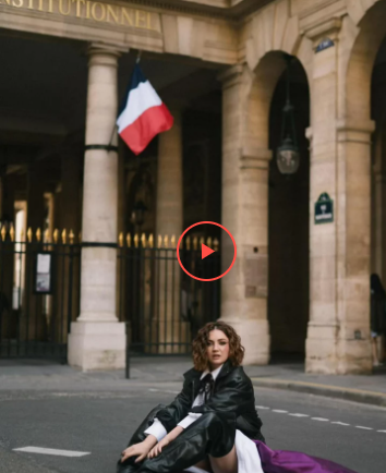 Оля Цибульська у ботфортах і шкірянці блиснула стегном на асфальті в Парижі (фото) Оля Цибульська у ботфортах і шкірянці блиснула стегном на асфальті в Парижі (фото)