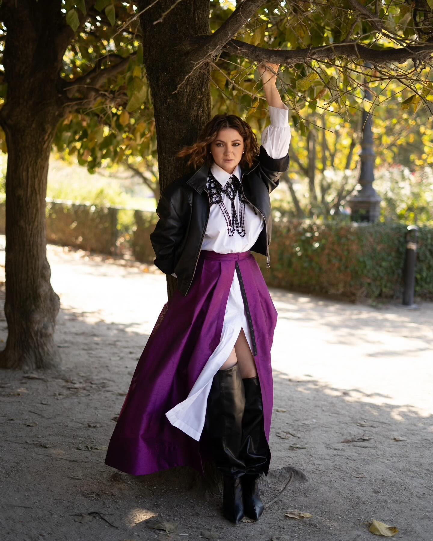 Оля Цибульська у парку Парижа