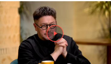 "Кицька-консьєрж": у Харкові влаштували справжній котячий лаундж біля під’їзду (відео) "Кицька-консьєрж": у Харкові влаштували справжній котячий лаундж біля під’їзду (відео)