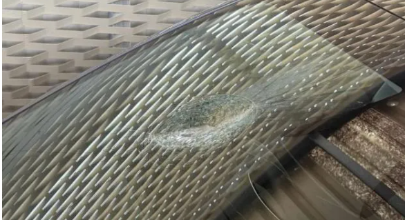 Метеорит проти автопілота: як Tesla Model Y пережила удар з космосу Метеорит проти автопілота: як Tesla Model Y пережила удар з космосу