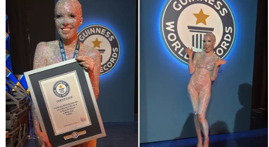 Як виглядає жінка, яка приліпила на себе 74 000 страз - це світовий рекорд Як виглядає жінка, яка приліпила на себе 74 000 страз - це світовий рекорд