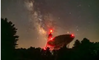 Астрономи відкрили космічну хмару, що містить ключові органічні молекули видимого Всесвіту Астрономи відкрили космічну хмару, що містить ключові органічні молекули видимого Всесвіту