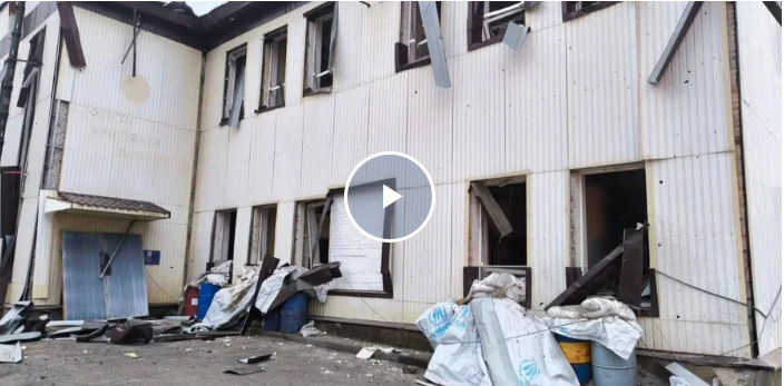 Росія вдарила по рятувальній частині та промзоні у Краматорську, є поранені Росія вдарила по рятувальній частині та промзоні у Краматорську, є поранені