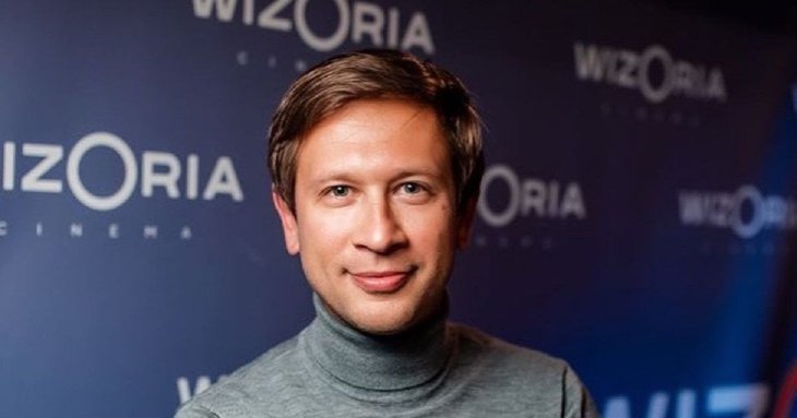 Дмитро Ступка несподівано показав рідкісні фото з бабусею та привітав її з важливим святом