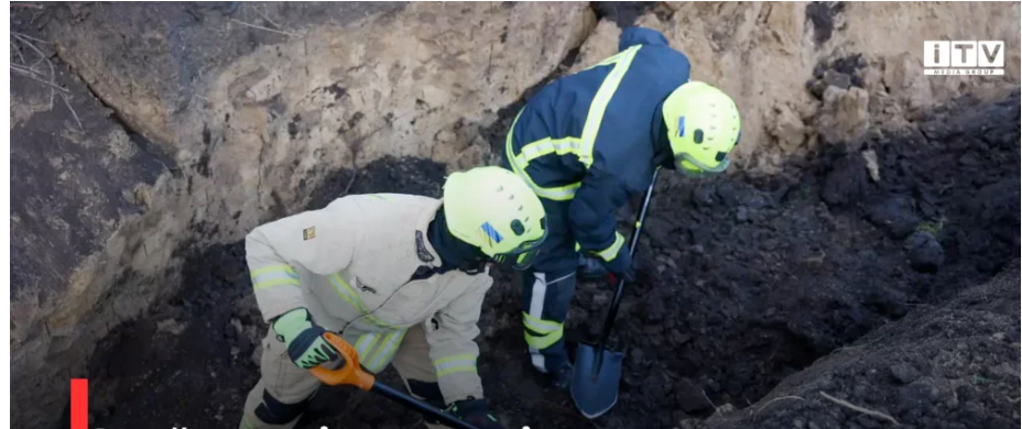 Тіло чоловіка дістали з рову в Рівному: поліція з’ясовує обставини загибелі (ВІДЕО) Тіло чоловіка дістали з рову в Рівному: поліція з’ясовує обставини загибелі (ВІДЕО)