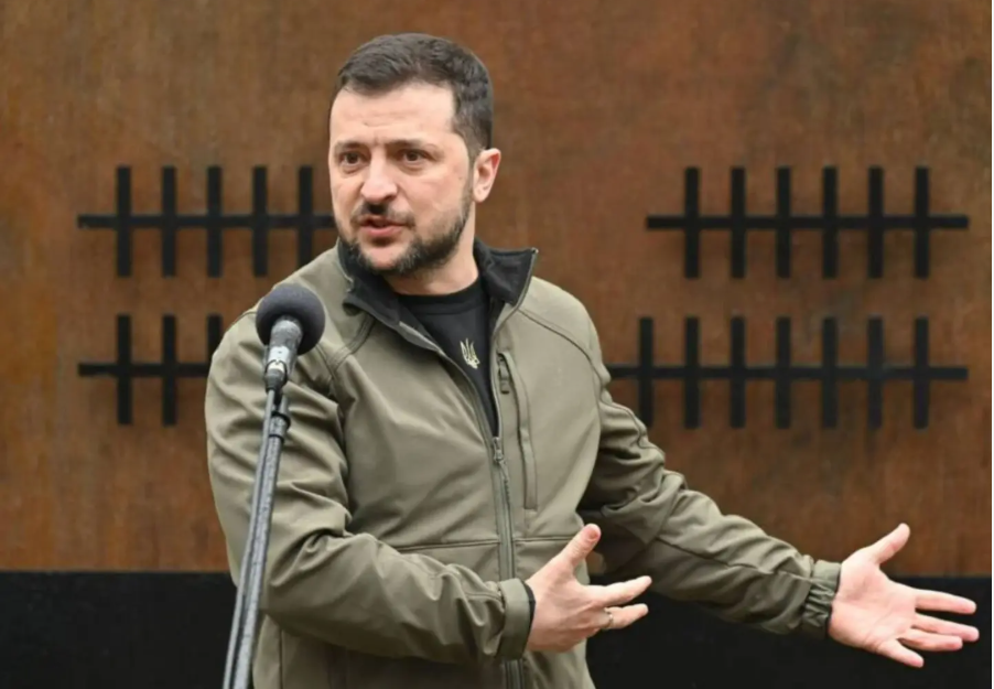 Зеленський нагородив військових за евакуацію бійця, що 33 дні був в оточенні ворога Зеленський нагородив військових за евакуацію бійця, що 33 дні був в оточенні ворога