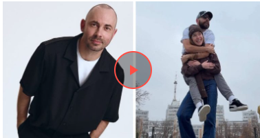 Андрій Бєдняков застрибнув на спину Світоліній у центрі Харкова й насмішив українців Андрій Бєдняков застрибнув на спину Світоліній у центрі Харкова й насмішив українців