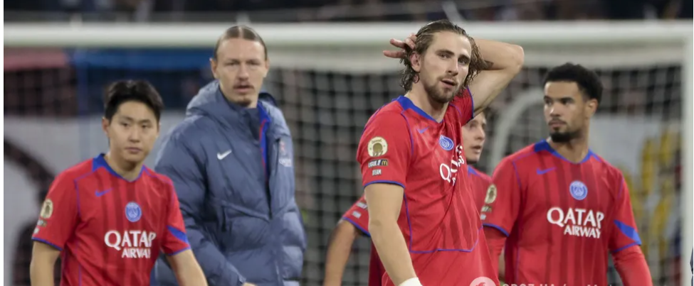 На камеру потрапило справжнє ставлення Забарного до Сафонова в ПСЖ, спровокувавши скандал. Відео На камеру потрапило справжнє ставлення Забарного до Сафонова в ПСЖ, спровокувавши скандал. Відео