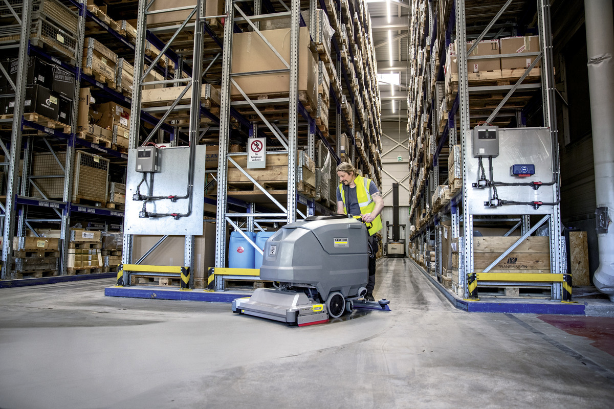 Чистота всередині й зовні: обладнання для бізнесу від Kärcher для виробництва, складів і торгових площ Чистота всередині й зовні: обладнання для бізнесу від Kärcher для виробництва, складів і торгових площ