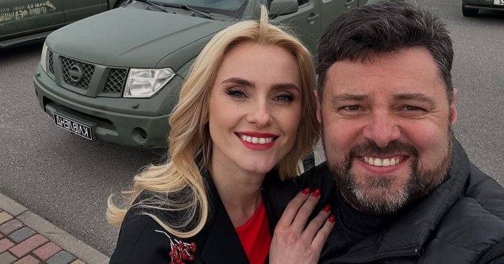 Команду Ірини Федишин обшукали на кордоні й вилучили лоти для ЗСУ: співачка й чоловік зробили заяву