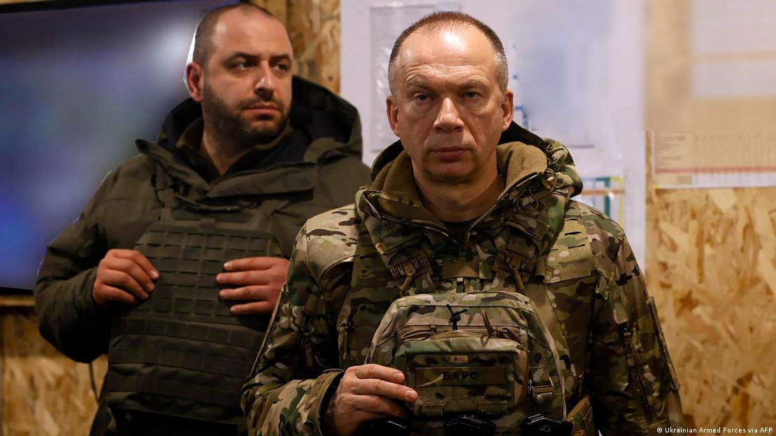 Рустем Умєров (л), вочевидь, не піддався на вмовляння Тимура Міндіча купити для армії браковані бронежилети Рустем Умєров (л), вочевидь, не піддався на вмовляння Тимура Міндіча купити для армії браковані бронежилети