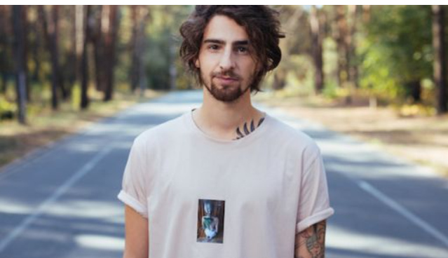 Харківський співак Дантес став злодієм у новому різдвяному мюзиклі: коли прем’єра Харківський співак Дантес став злодієм у новому різдвяному мюзиклі: коли прем’єра