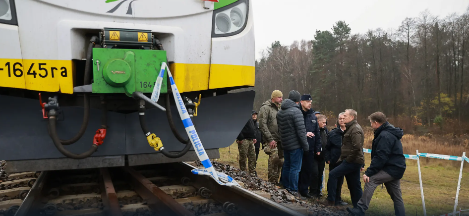 Справа про диверсію: польський суд видав ордер на арешт двох українців через підрив залізничної колії Справа про диверсію: польський суд видав ордер на арешт двох українців через підрив залізничної колії