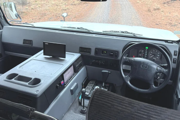 Японський Hummer: на аукціон виставили найбільший позашляховик Toyota (ФОТО) Японський Hummer: на аукціон виставили найбільший позашляховик Toyota (ФОТО)