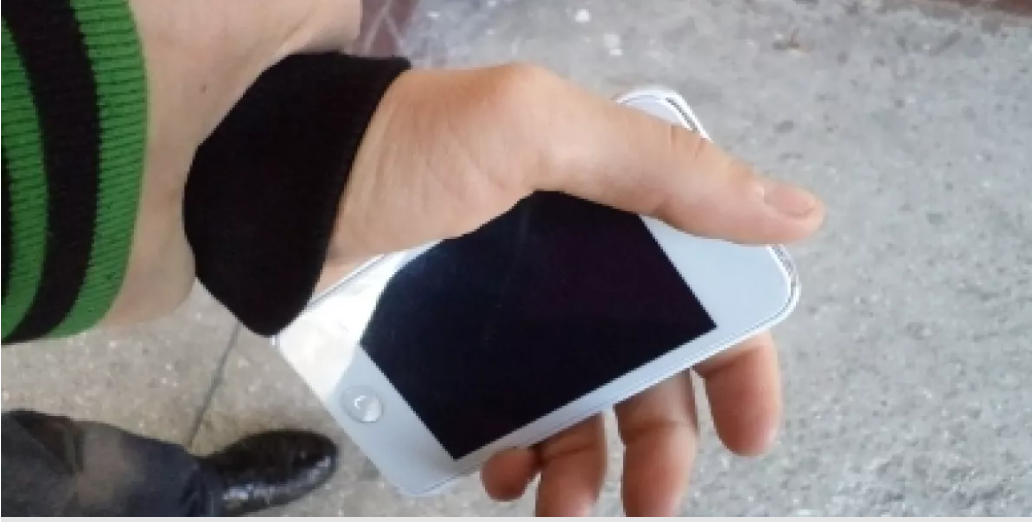 У Києві п’яний чоловік пограбував салон зв’язку — затримали за дві години У Києві п’яний чоловік пограбував салон зв’язку — затримали за дві години