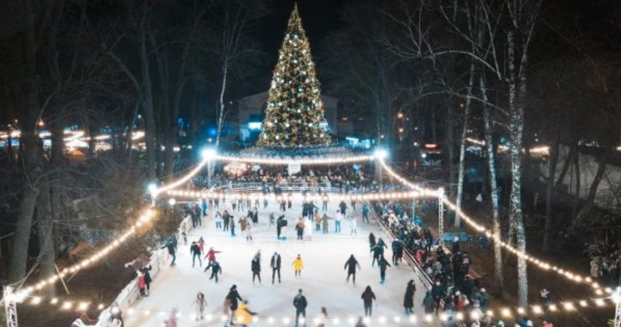 Куди поїхати на Новорічні свята в Україні: найкращі напрямки, окрім Карпат Куди поїхати на Новорічні свята в Україні: найкращі напрямки, окрім Карпат