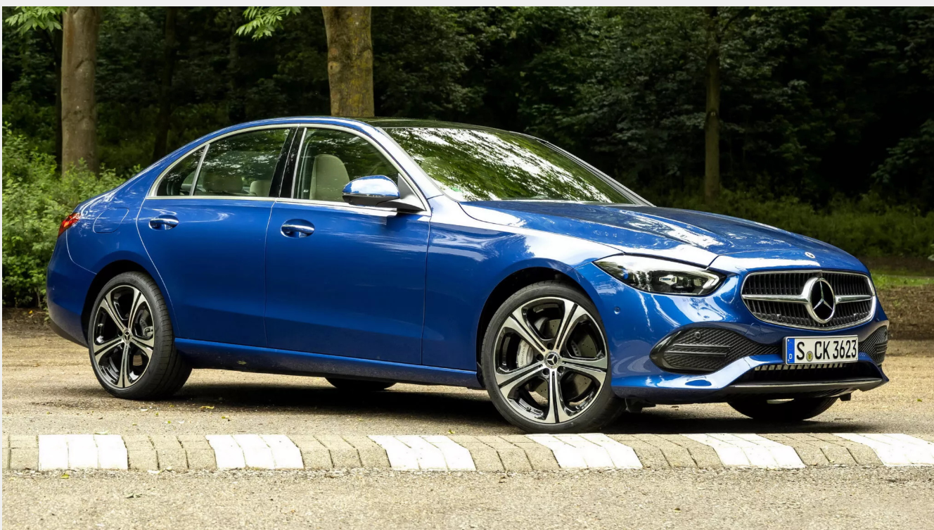 Чому у седанів обвал продажів у 19% в Європі Чому у седанів обвал продажів у 19% в Європі