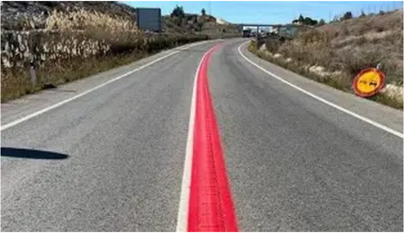На дорогах з’явиться червона розмітка: що вона означає та де її запроваджують На дорогах з’явиться червона розмітка: що вона означає та де її запроваджують
