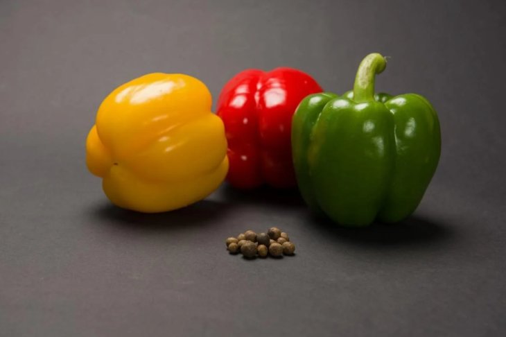 Якого кольору болгарський перець містить більше поживних речовин