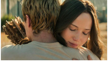 Дженніфер Лоуренс і Джош Хатчерсон повернуться у фільмі «Голодні ігри: Світанок жнив» Дженніфер Лоуренс і Джош Хатчерсон повернуться у фільмі «Голодні ігри: Світанок жнив»