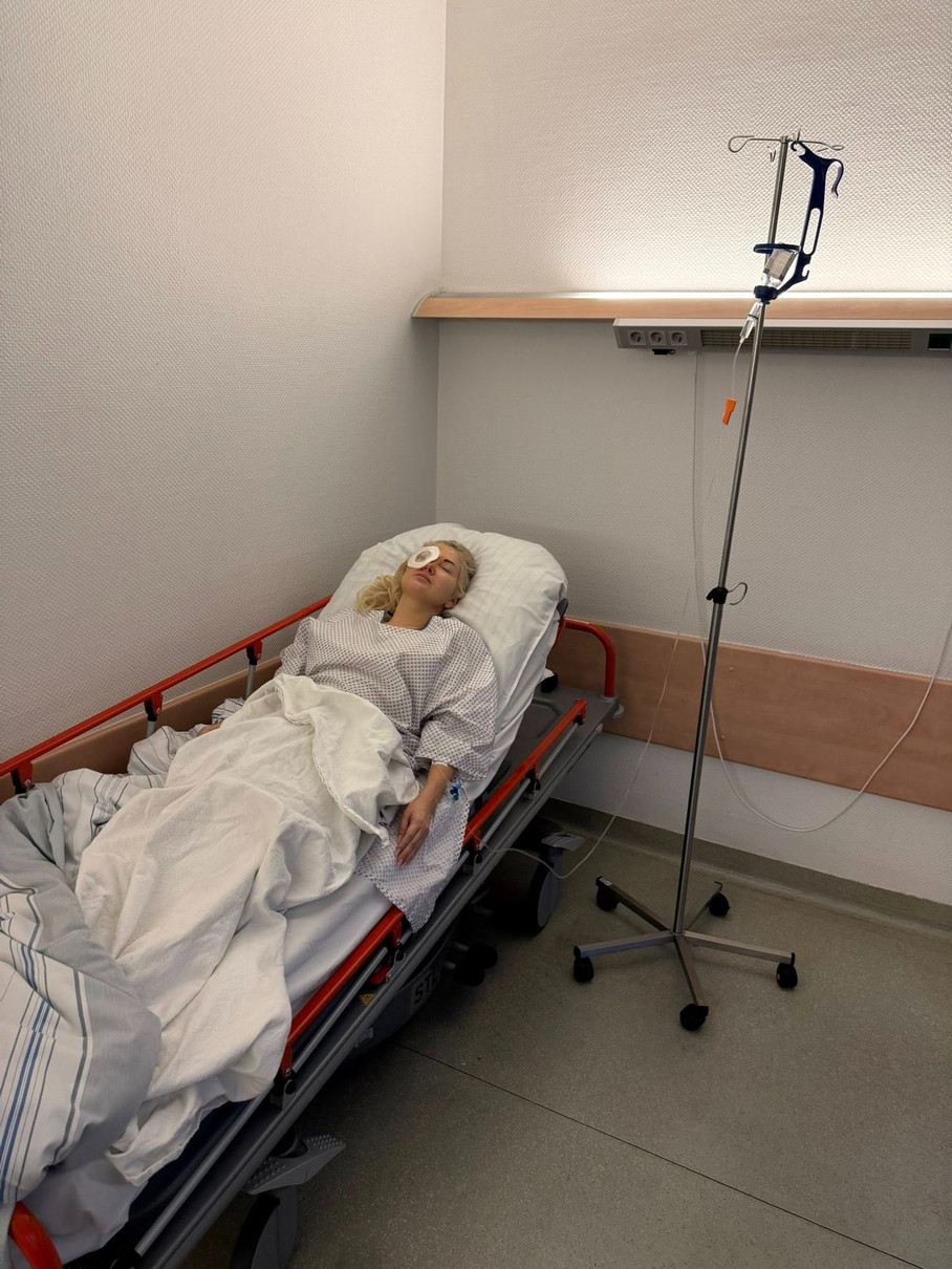 Бужинська показалася на лікарняному ліжку після операції Бужинська показалася на лікарняному ліжку після операції