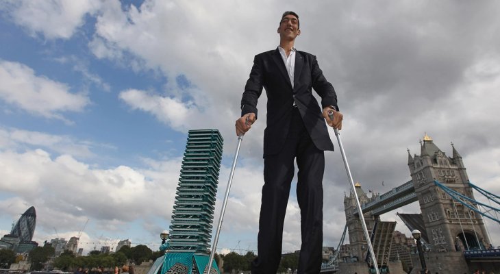 Мережу потішили люди-«велетні», які відвідали Японію (ФОТО)