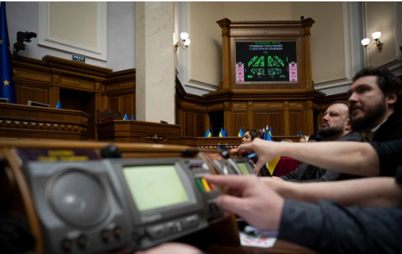 Продаж голосів у Раді: стало відомо, кого з нардепів викрило НАБУ на хабарях Продаж голосів у Раді: стало відомо, кого з нардепів викрило НАБУ на хабарях