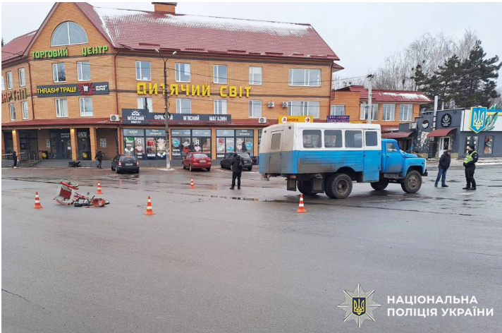 На Хмельниччині внаслідок ДТП потрапила до реанімації кермувальниця електровелосипеда На Хмельниччині внаслідок ДТП потрапила до реанімації кермувальниця електровелосипеда