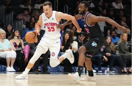 НБА, регулярний чемпіонат: «Детройт» проти «Маямі», «Даллас» – «Філадельфія» НБА, регулярний чемпіонат: «Детройт» проти «Маямі», «Даллас» – «Філадельфія»