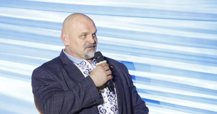 Василь Вірастюк показав свого підрослого однорічного сина від молодшої на 11 років коханої