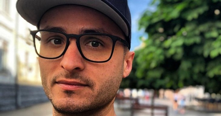 Ігор Ласточкін під час служби вийшов на зв’язок і з гумором показав себе у військовій касці