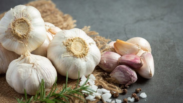 Як правильно вживати часник, щоб не нашкодити здоров'ю