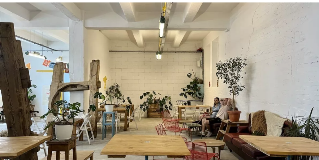 «КультМотив» на Подолі під загрозою закриття: як енергетична криза б’є по культурних просторах Києва «КультМотив» на Подолі під загрозою закриття: як енергетична криза б’є по культурних просторах Києва