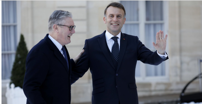 "Бонжур": прем'єр Британії Стармер потролив Макрона за виступ на Давосі у стильних окулярах (ВІДЕО) "Бонжур": прем'єр Британії Стармер потролив Макрона за виступ на Давосі у стильних окулярах (ВІДЕО)