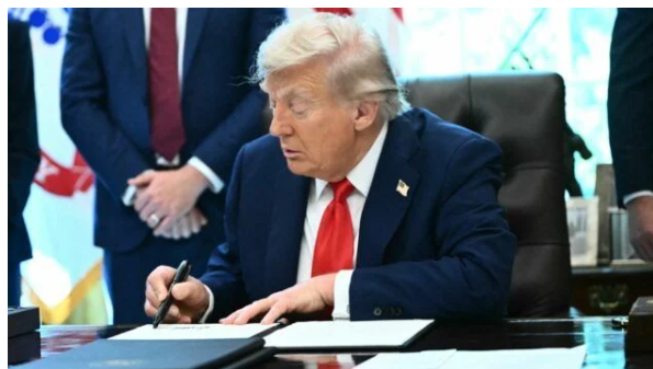 Трамп залучений у мирні переговори: у Білому домі назвали зустріч в ОАЕ історичною Трамп залучений у мирні переговори: у Білому домі назвали зустріч в ОАЕ історичною